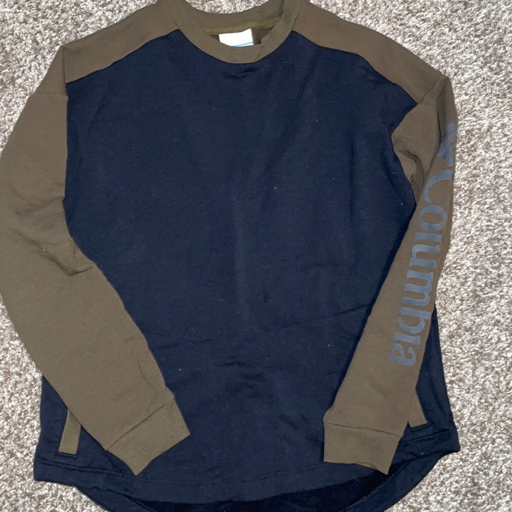 Columbia pullover with pockets